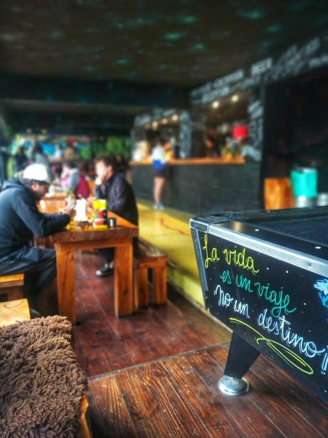 Moving Travel Bar Albergue San Carlos de Bariloche