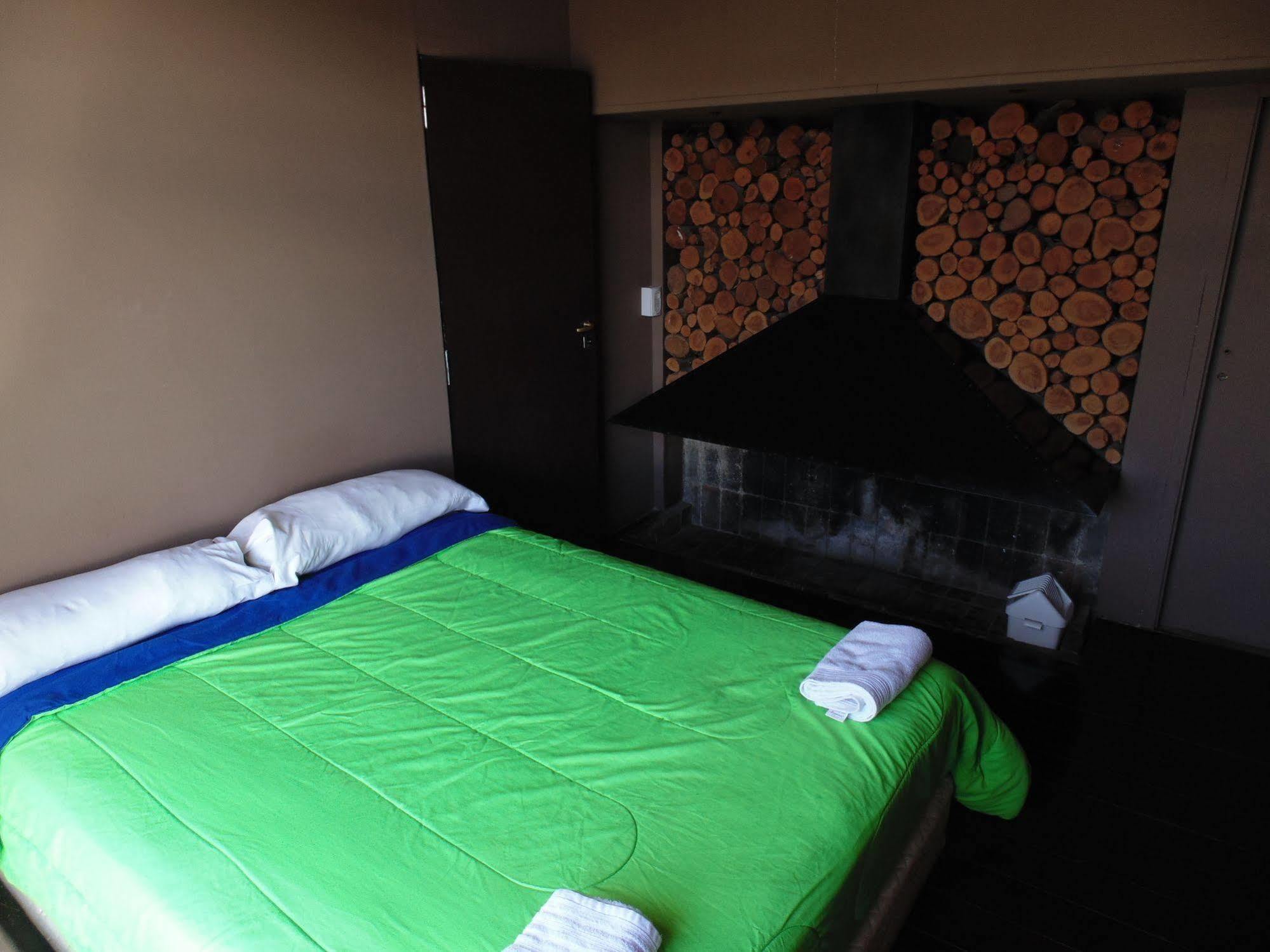 Moving Travel Bar Albergue