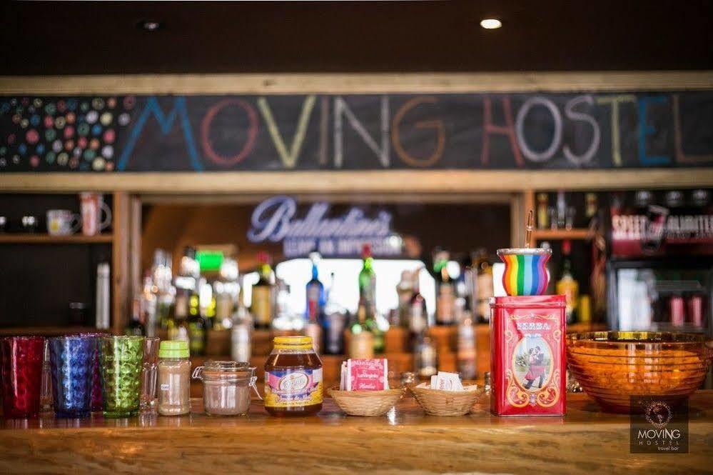 Moving Travel Bar Albergue *